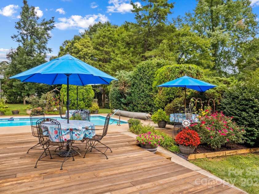 202 Cedarwood Drive, Salisbury, NC 28147.  MLS# CAR4330124, YatesRealty ID 32942. 