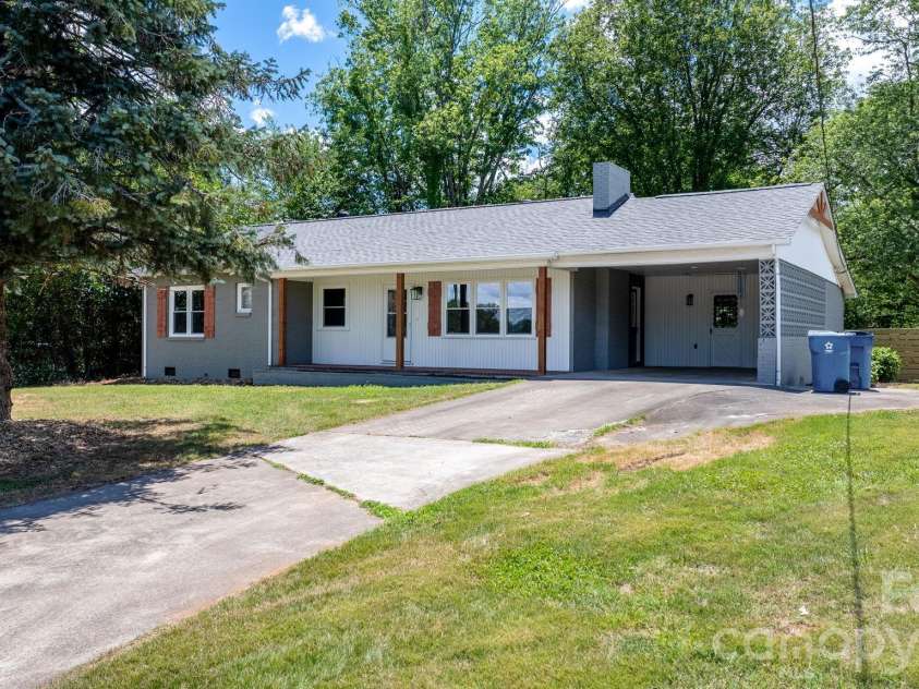 1102 Afton Drive, Cajahs Mountain, NC 28645.  MLS# CAR4397341, YatesRealty ID 32944. 