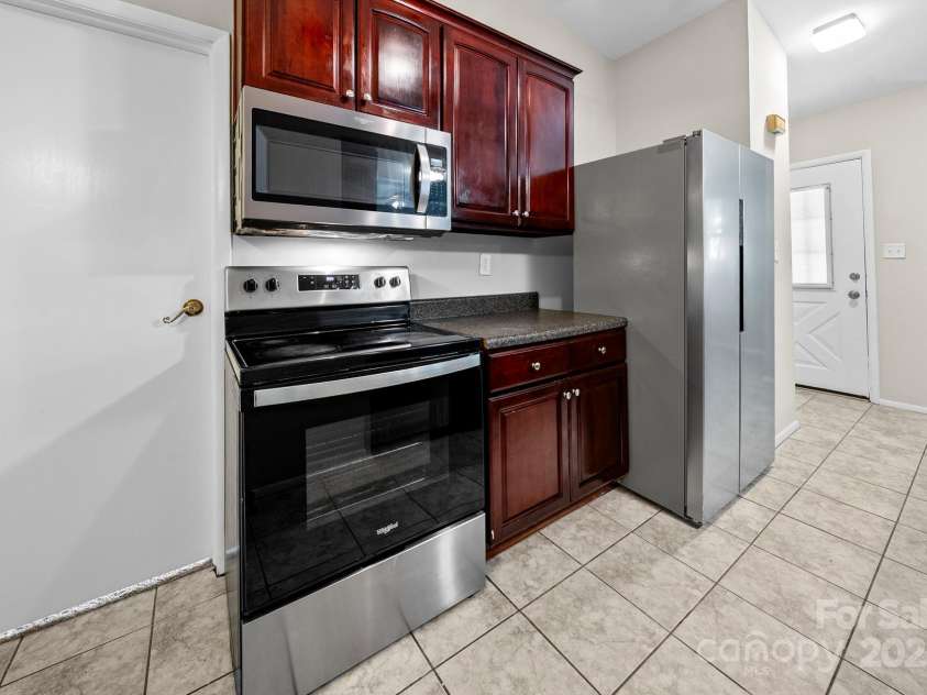 8100 Bald Ridge Drive, Charlotte, NC 28227.  MLS# CAR4291994, YatesRealty ID 32944. 