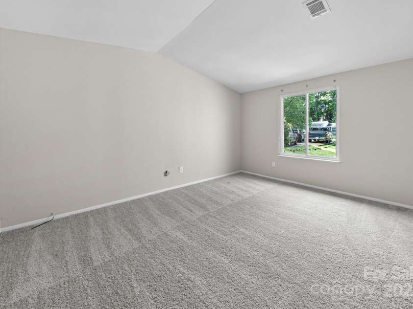 8100 Bald Ridge Drive, Charlotte, NC 28227.  MLS# CAR4291994, YatesRealty ID 32944. 