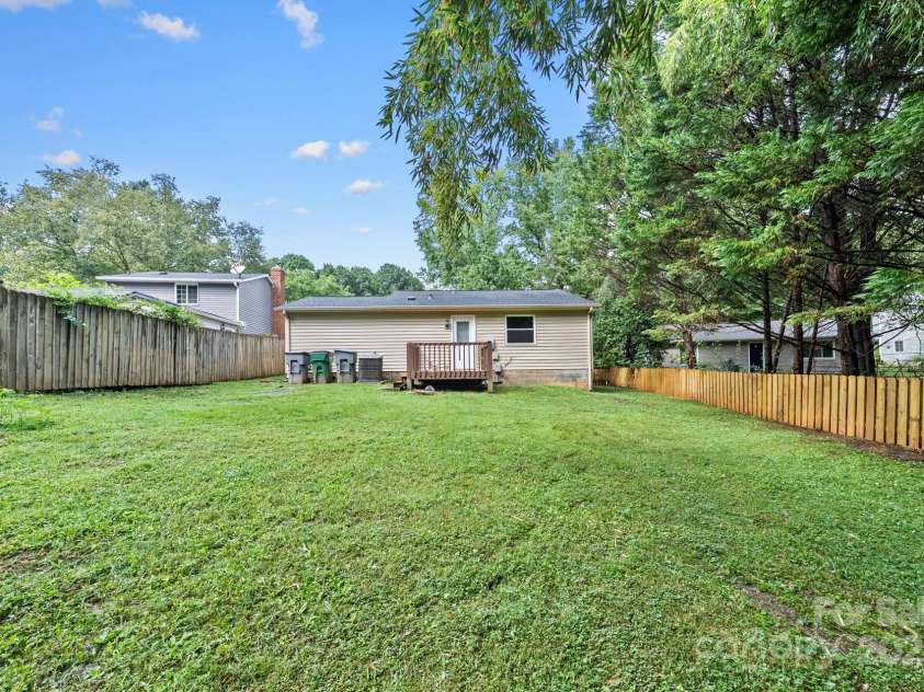 8100 Bald Ridge Drive, Charlotte, NC 28227.  MLS# CAR4291994, YatesRealty ID 32944. 