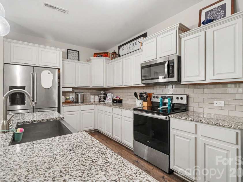 4503 Bent Green Lane, Monroe, NC 28112.  MLS# CAR4392410, YatesRealty ID 32946. 