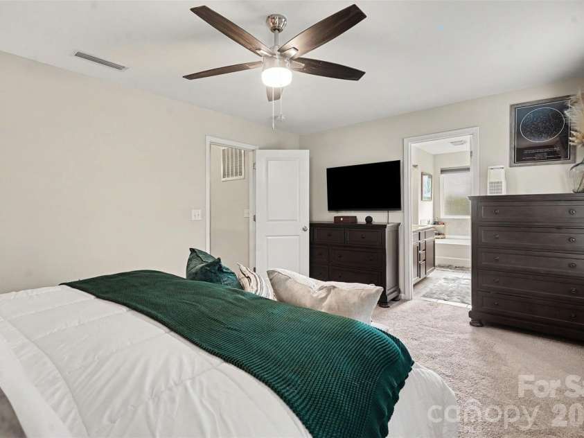 4503 Bent Green Lane, Monroe, NC 28112.  MLS# CAR4392410, YatesRealty ID 32946. 