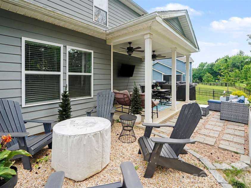 4503 Bent Green Lane, Monroe, NC 28112.  MLS# CAR4392410, YatesRealty ID 32946. 