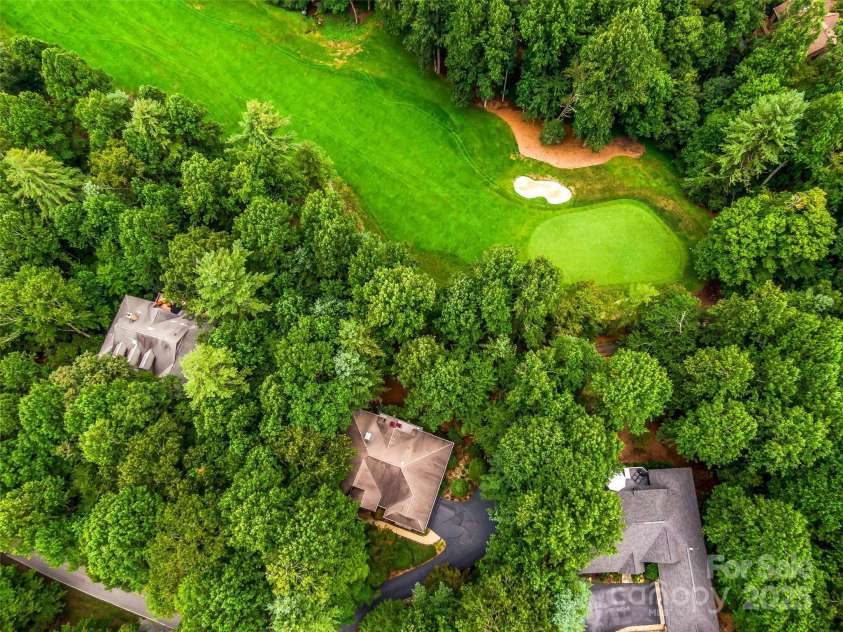 157 Chattooga Run, Hendersonville, NC 28739.  MLS# CAR4293115, YatesRealty ID 32947. 