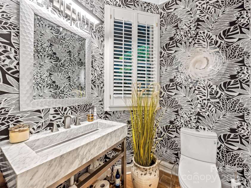 157 Chattooga Run, Hendersonville, NC 28739.  MLS# CAR4293115, YatesRealty ID 32947. 