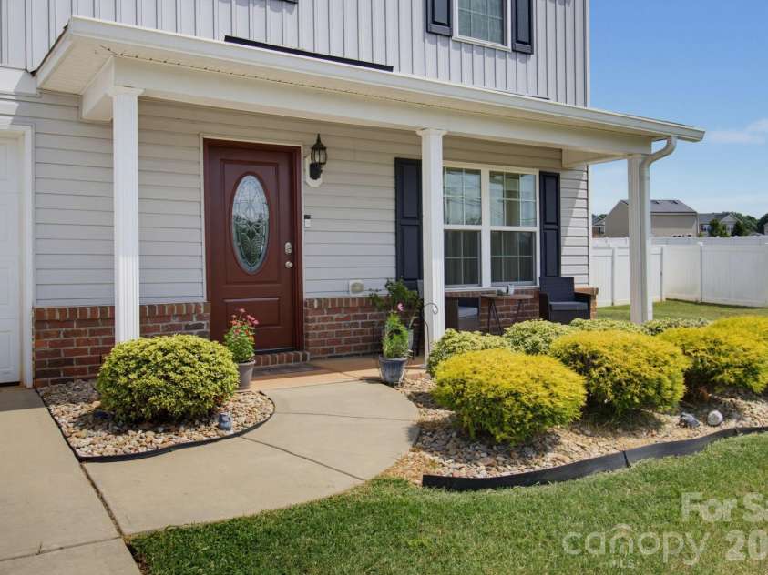 660 Tyro Road, Lexington, NC 27295.  MLS# CAR4395583, YatesRealty ID 32947. 