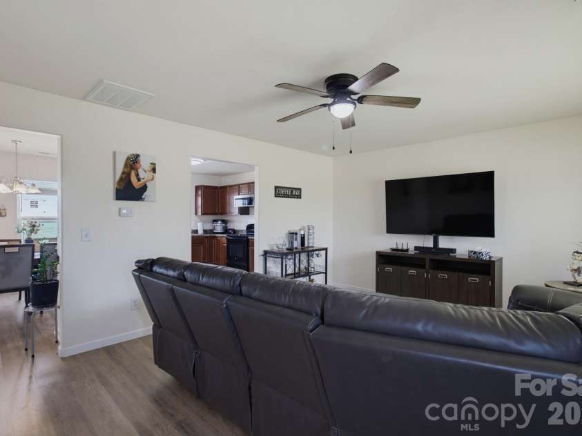 660 Tyro Road, Lexington, NC 27295.  MLS# CAR4395583, YatesRealty ID 32947. 