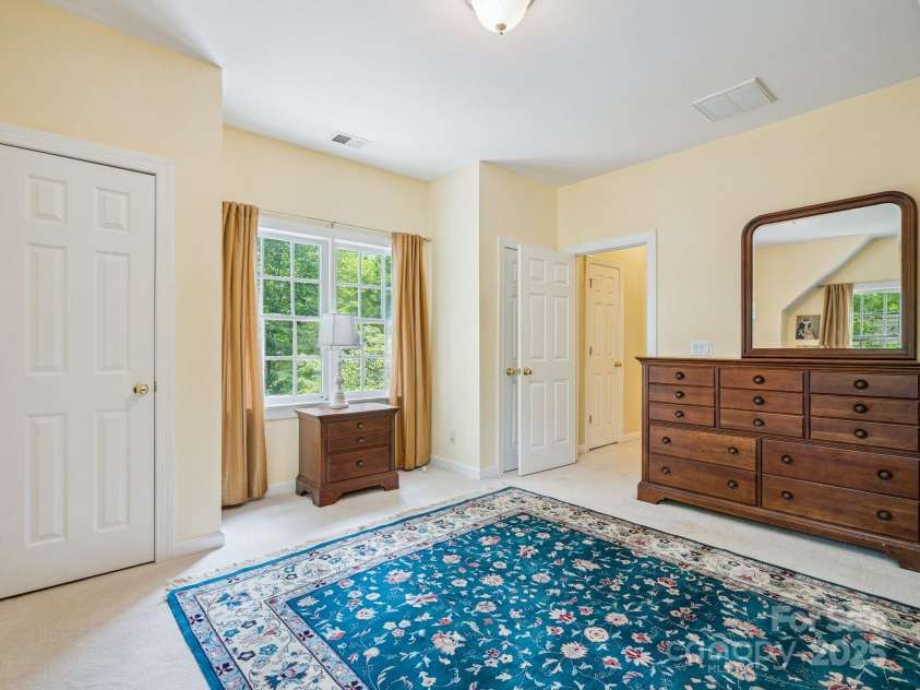 423 Shrewsbury Lane, Matthews, NC 28105.  MLS# CAR4283550, YatesRealty ID 32948. Bonus Room