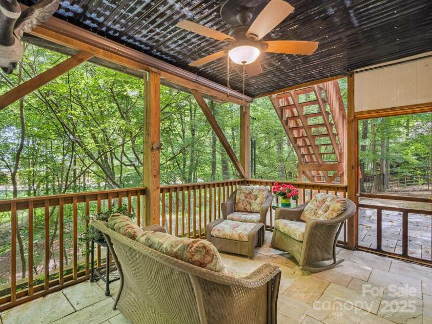 423 Shrewsbury Lane, Matthews, NC 28105.  MLS# CAR4283550, YatesRealty ID 32948. Covered Screened Porch
