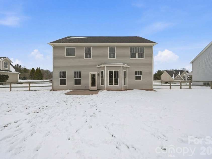 136 Mountain Island Drive, Statesville, NC 28677.  MLS# CAR4342019, YatesRealty ID 3295. 