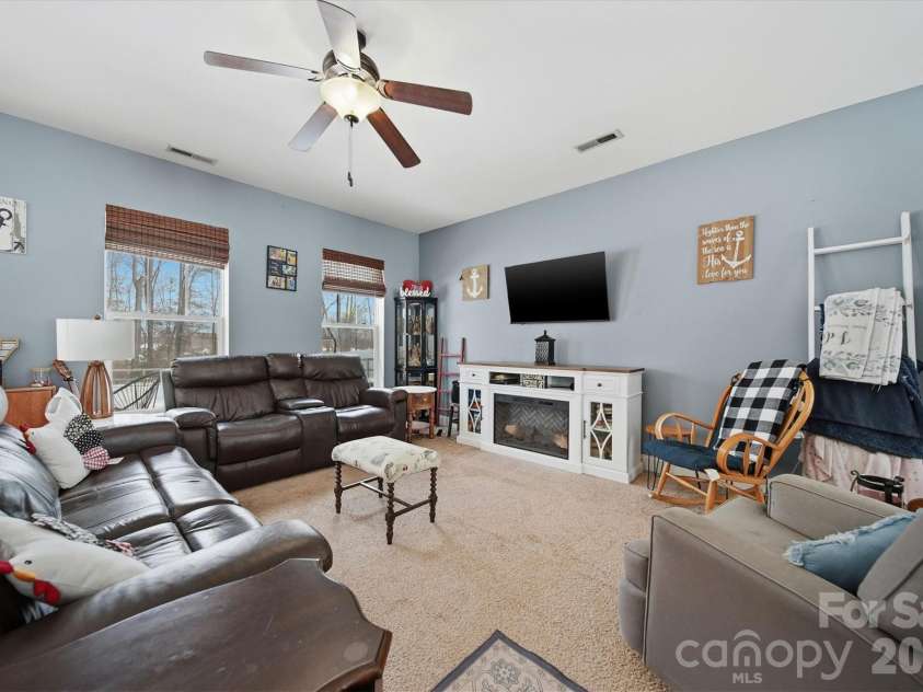 136 Mountain Island Drive, Statesville, NC 28677.  MLS# CAR4342019, YatesRealty ID 3295. 