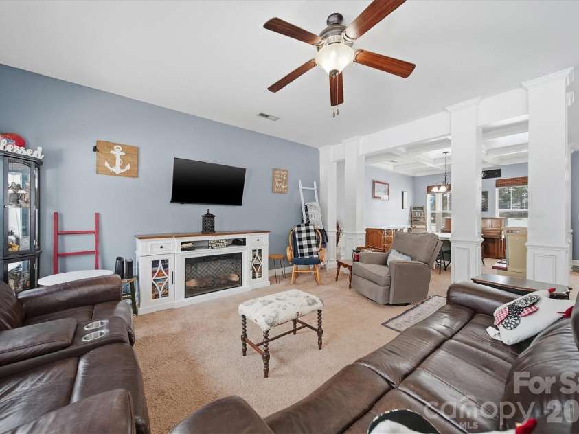 136 Mountain Island Drive, Statesville, NC 28677.  MLS# CAR4342019, YatesRealty ID 3295. 