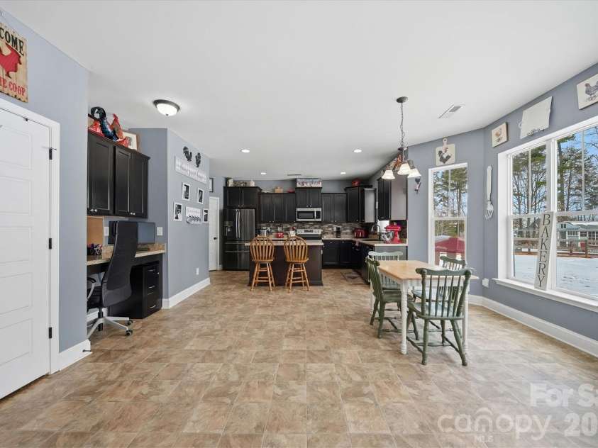 136 Mountain Island Drive, Statesville, NC 28677.  MLS# CAR4342019, YatesRealty ID 3295. 