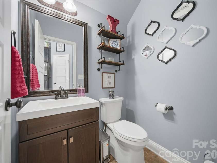 136 Mountain Island Drive, Statesville, NC 28677.  MLS# CAR4342019, YatesRealty ID 3295. 