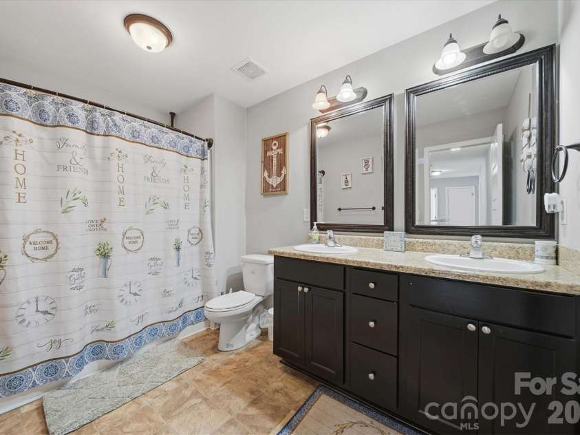 136 Mountain Island Drive, Statesville, NC 28677.  MLS# CAR4342019, YatesRealty ID 3295. 