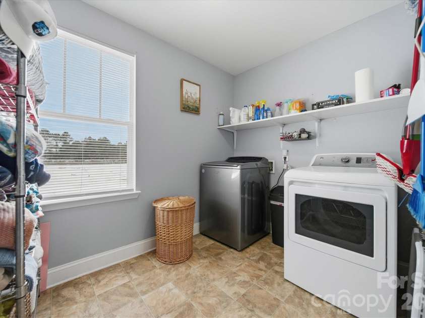 136 Mountain Island Drive, Statesville, NC 28677.  MLS# CAR4342019, YatesRealty ID 3295. 