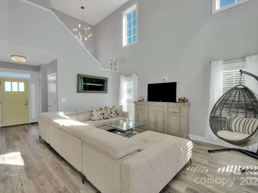 236 Pinnacle Crossing, Shelby, NC 28152.  MLS# CAR4313906, YatesRealty ID 3295. Family Room