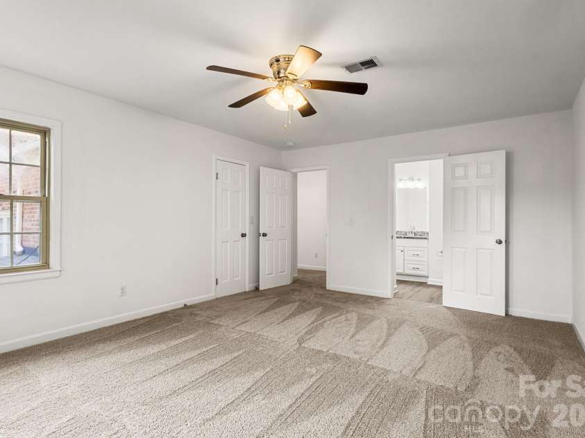 6748 Constitution Lane, Charlotte, NC 28210.  MLS# CAR4373188, YatesRealty ID 32950. 