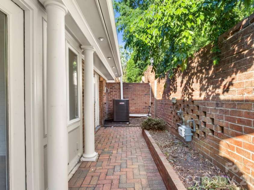 6748 Constitution Lane, Charlotte, NC 28210.  MLS# CAR4373188, YatesRealty ID 32950. 