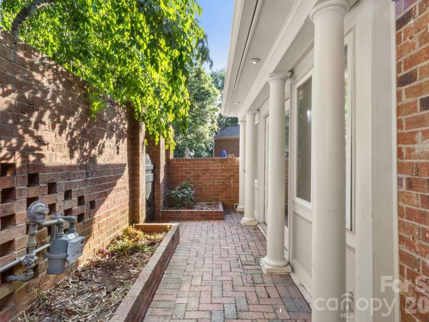 6748 Constitution Lane, Charlotte, NC 28210.  MLS# CAR4373188, YatesRealty ID 32950. 