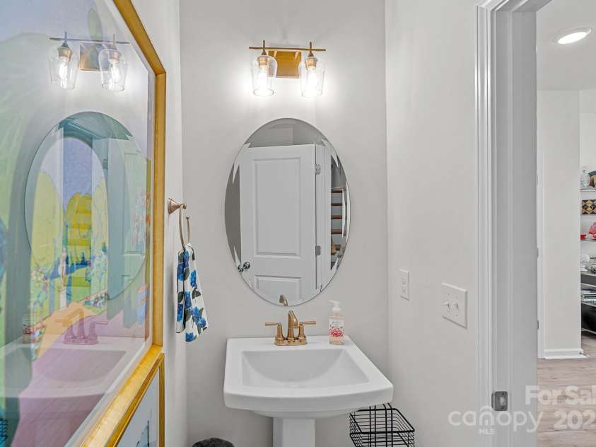 420 Quartz Hill Way, Waxhaw, NC 28173.  MLS# CAR4283852, YatesRealty ID 32951. A Half Bath On The Main Level