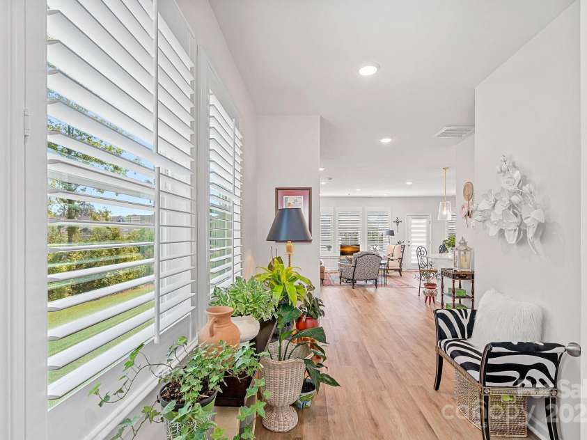 420 Quartz Hill Way, Waxhaw, NC 28173.  MLS# CAR4283852, YatesRealty ID 32951. A Sunny And Inviting Entrance