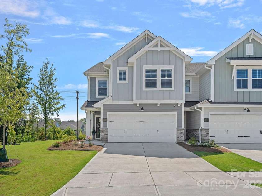 420 Quartz Hill Way, Waxhaw, NC 28173.  MLS# CAR4283852, YatesRealty ID 32951. Charming END UNIT With Natural Area Next Door!