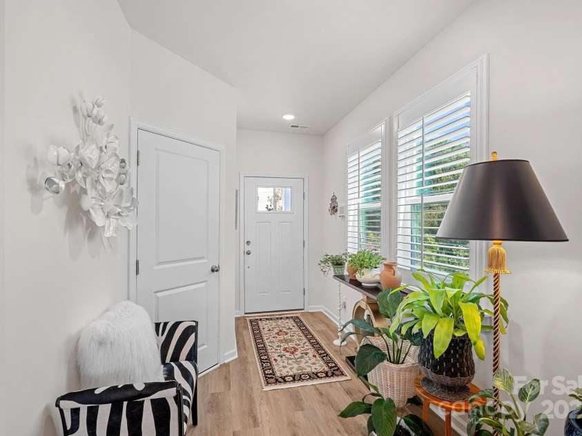 420 Quartz Hill Way, Waxhaw, NC 28173.  MLS# CAR4283852, YatesRealty ID 32951. Welcome Home! Inviting Foyer With Garage Door Entry Too