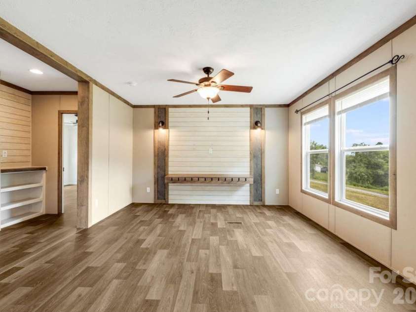 22 Split Pine Cove, Clyde, NC 28721.  MLS# CAR4388912, YatesRealty ID 32952. 