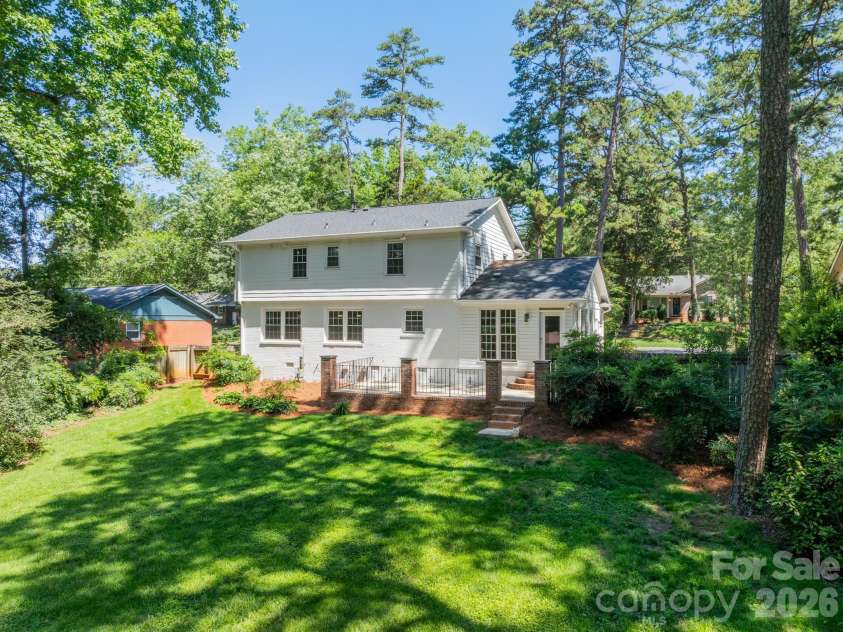 7101 Sherbourne Drive, Charlotte, NC 28210.  MLS# CAR4388877, YatesRealty ID 32954. 