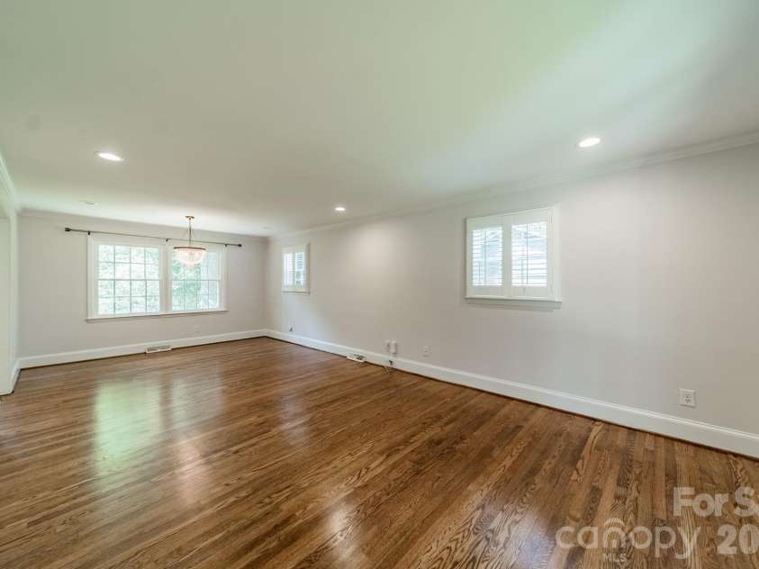 7101 Sherbourne Drive, Charlotte, NC 28210.  MLS# CAR4388877, YatesRealty ID 32954. 