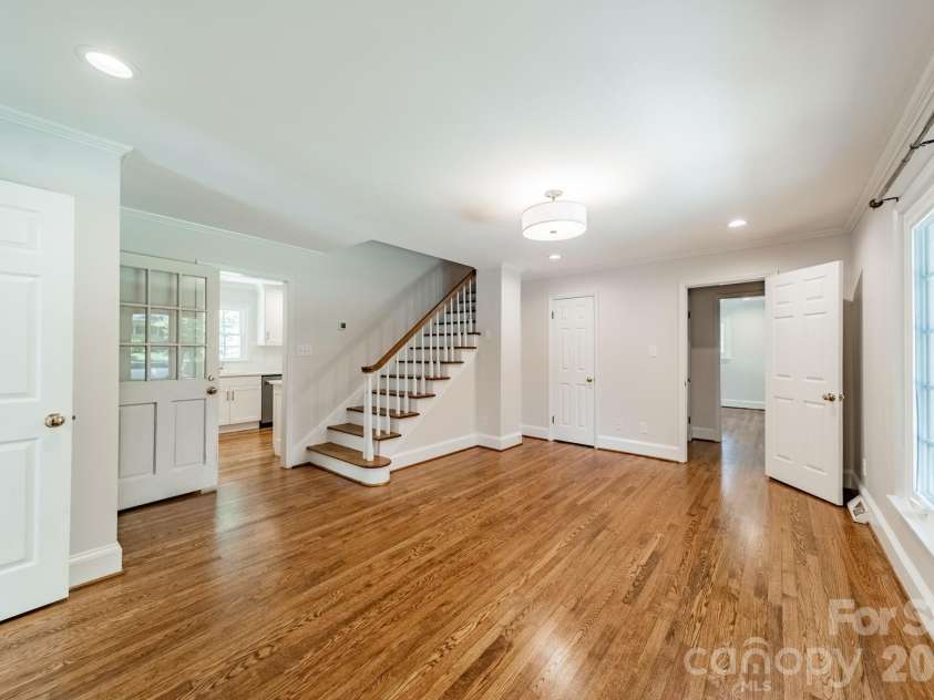 7101 Sherbourne Drive, Charlotte, NC 28210.  MLS# CAR4388877, YatesRealty ID 32954. 