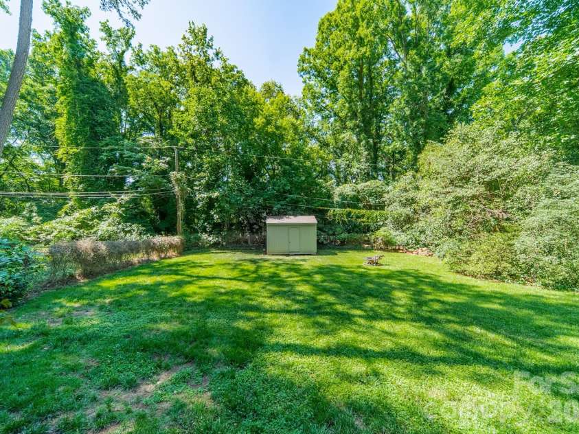 7101 Sherbourne Drive, Charlotte, NC 28210.  MLS# CAR4388877, YatesRealty ID 32954. 