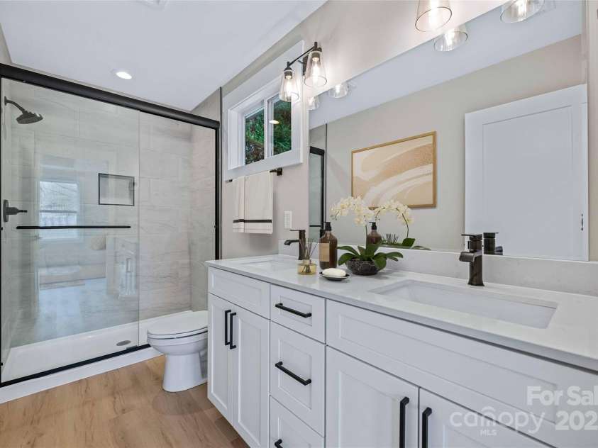 11 Rhudy Road, Asheville, NC 28806.  MLS# CAR4275020, YatesRealty ID 32955. 