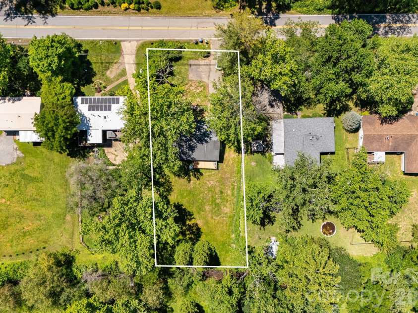 468 Beaverdam Road, Asheville, NC 28804.  MLS# CAR4392891, YatesRealty ID 32955. 
