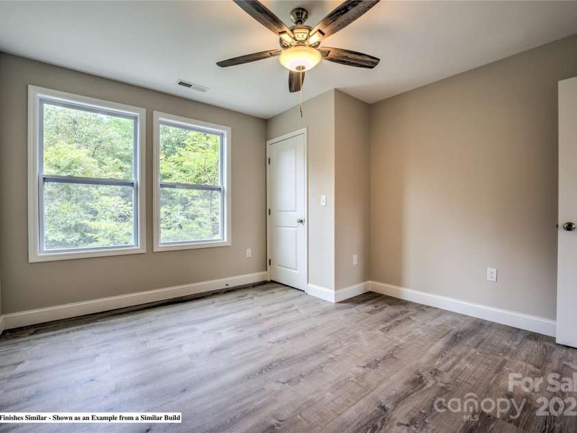 396 Deaverview Road, Asheville, NC 28806.  MLS# CAR4270512, YatesRealty ID 32958. 