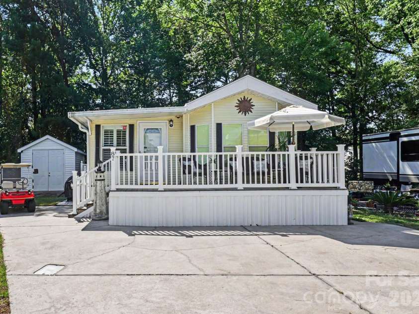 5400 Little River Neck Road, North Myrtle Beach, SC 29582.  MLS# CAR4394819, YatesRealty ID 32959. 
