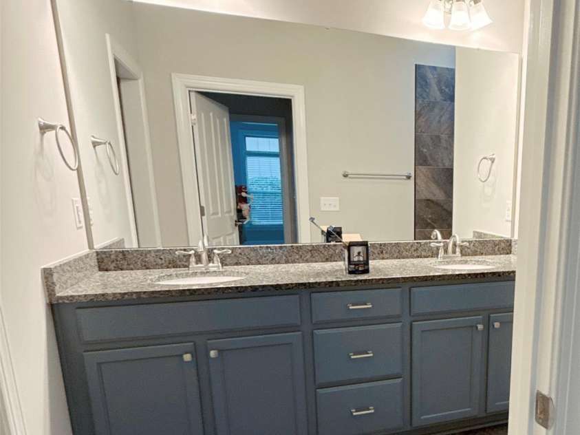 1617 Traditions Court, Waxhaw, NC 28173.  MLS# CAR4394141, YatesRealty ID 32960. Primary Bathroom
