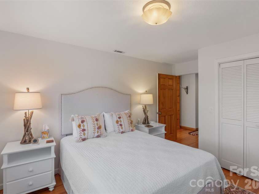 85 & 95 Ralph Thomas Road, Highlands, NC 28741.  MLS# CAR4395002, YatesRealty ID 32961. 85 Ralph Thomas Rd - Guest Room on Upper Main Level