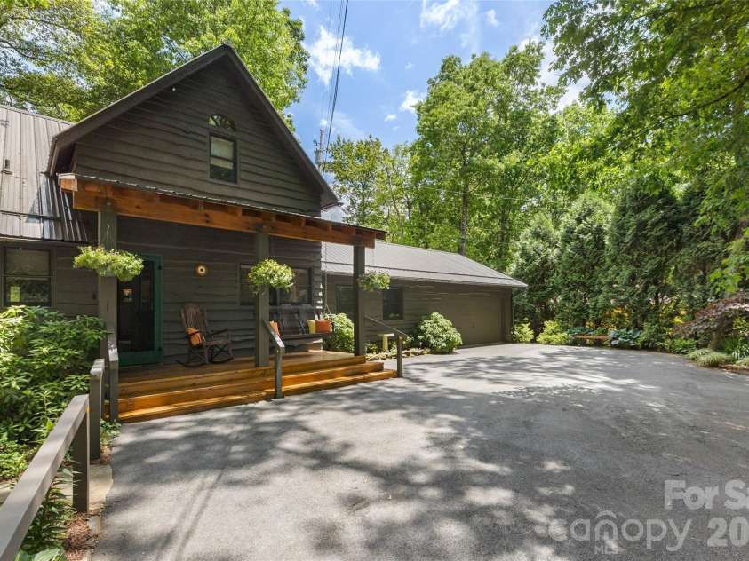 85 & 95 Ralph Thomas Road, Highlands, NC 28741.  MLS# CAR4395002, YatesRealty ID 32961. 95 Ralph Thomas Rd - Attached Garage