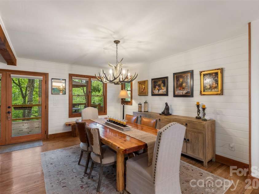 85 & 95 Ralph Thomas Road, Highlands, NC 28741.  MLS# CAR4395002, YatesRealty ID 32961. 95 Ralph Thomas Rd - Dining Area off the Kitchen and Living Room
