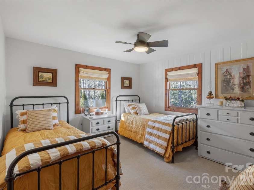 85 & 95 Ralph Thomas Road, Highlands, NC 28741.  MLS# CAR4395002, YatesRealty ID 32961. 95 Ralph Thomas Rd - Guest Room on Main