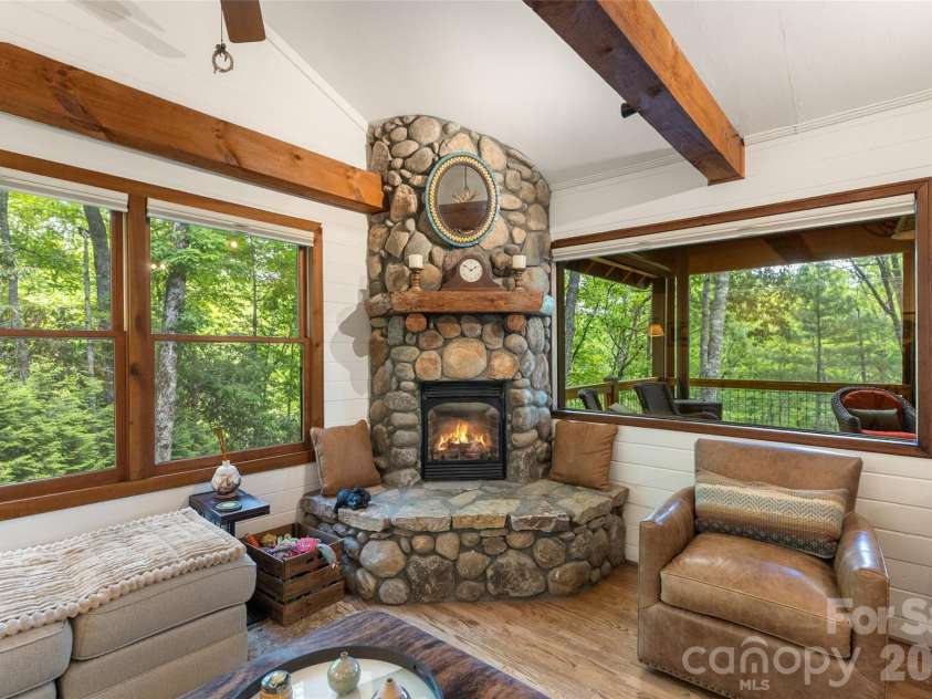 85 & 95 Ralph Thomas Road, Highlands, NC 28741.  MLS# CAR4395002, YatesRealty ID 32961. 95 Ralph Thomas Rd - Living Room