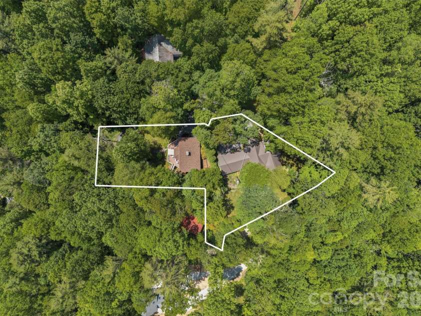 85 & 95 Ralph Thomas Road, Highlands, NC 28741.  MLS# CAR4395002, YatesRealty ID 32961. Lines for reference only; not based on a survey.