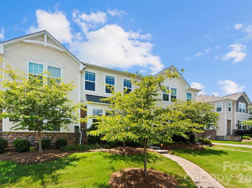11010 Chalkbark Lane, Charlotte, NC 28262.  MLS# CAR4378415, YatesRealty ID 32962. 