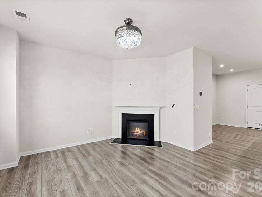 11010 Chalkbark Lane, Charlotte, NC 28262.  MLS# CAR4378415, YatesRealty ID 32962. Open floor plan