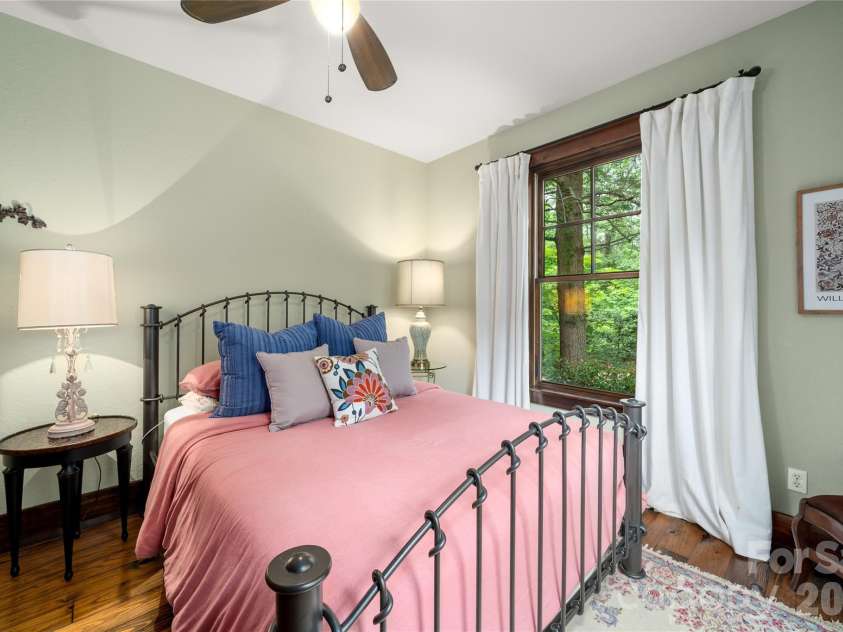 257 Bear Landing Drive, Hendersonville, NC 28792.  MLS# CAR4388350, YatesRealty ID 32963. Cottage Bedroom
