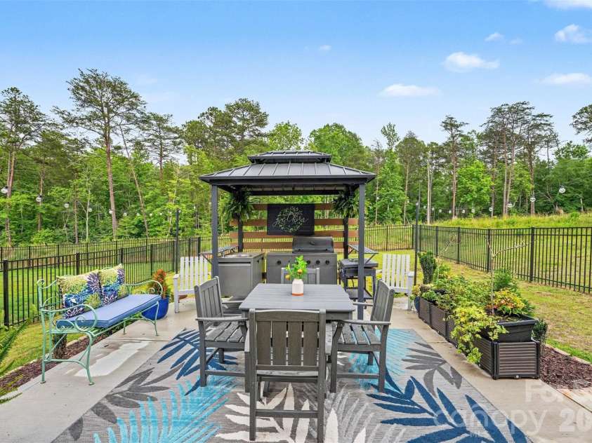 2509 Trollinger Drive, Catawba, NC 28609.  MLS# CAR4389649, YatesRealty ID 32964. Back patio