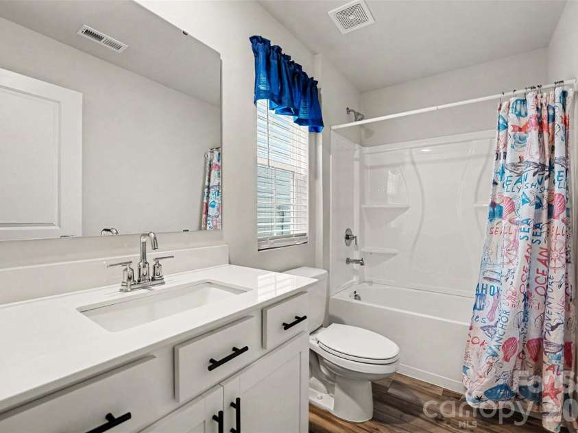2509 Trollinger Drive, Catawba, NC 28609.  MLS# CAR4389649, YatesRealty ID 32964. Bathroom on main